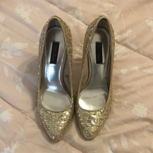 WHBM • Gold Sequined High Heels • Size 7.5M - Picture 2 of 4